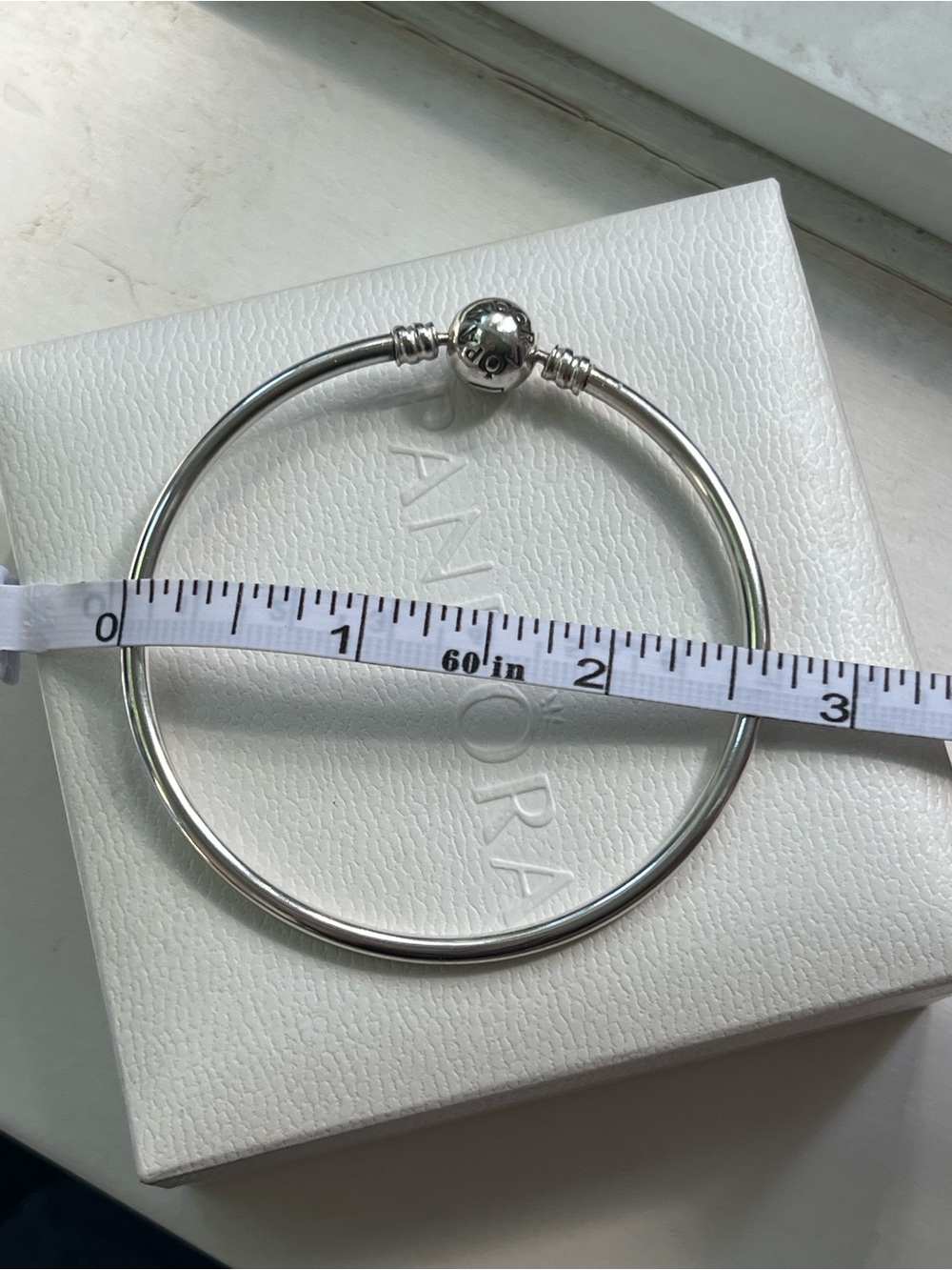Pandora round clasp bangle - Picture 4 of 4